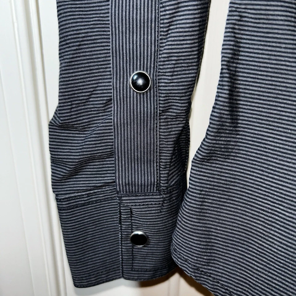 Camisa Helix Adulto Grande Negra y Gris Rayas A Presión Abotonada Manga Larga Para Hombre Foto 4 de 4