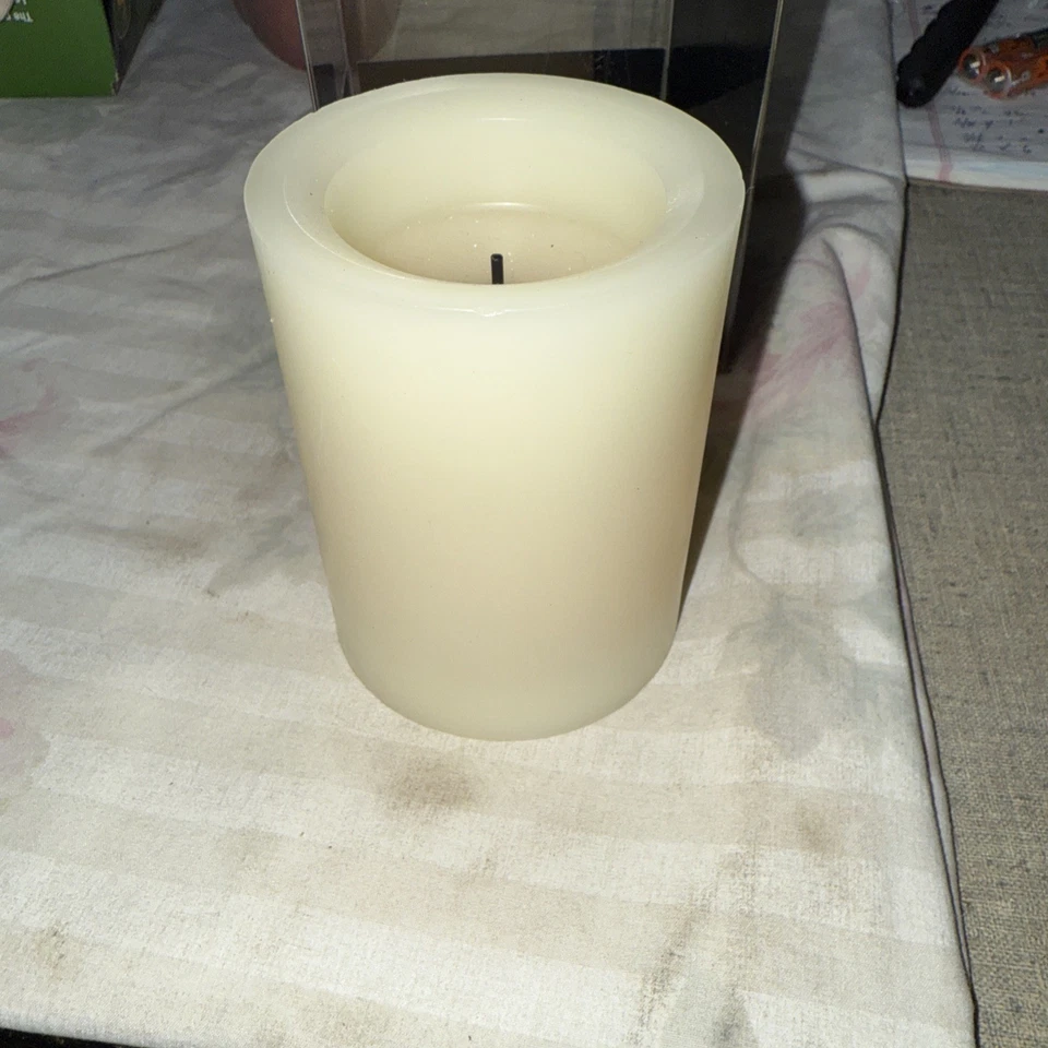 Vela LED sin llama Mystique By Boston Warehouse 7" like llama parpadeante Foto 4 de 4