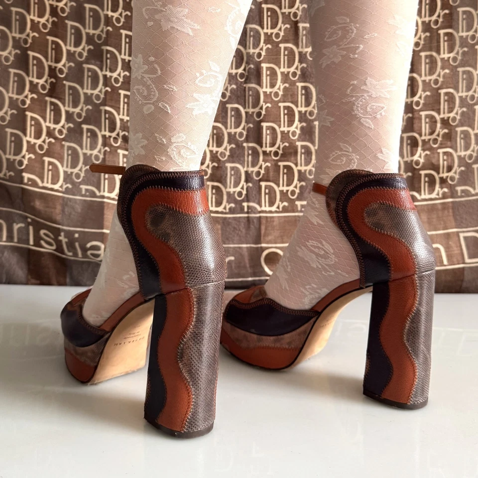 Zapatos de salón vintage Y2K Derek Lam icónicos de cuero con plataforma parcheada en naranja y marrón Foto 3 de 4