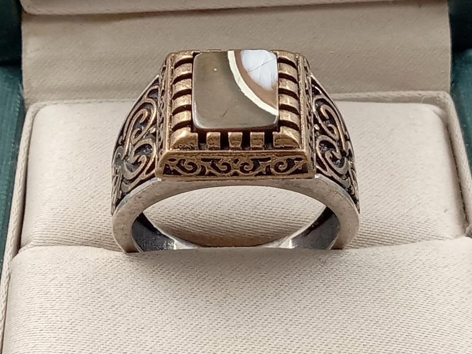 Мужское кольцо из чистого серебра с бронзовыми акцентами и полосатым агатом: размер 11 - Изображение 2 из 4