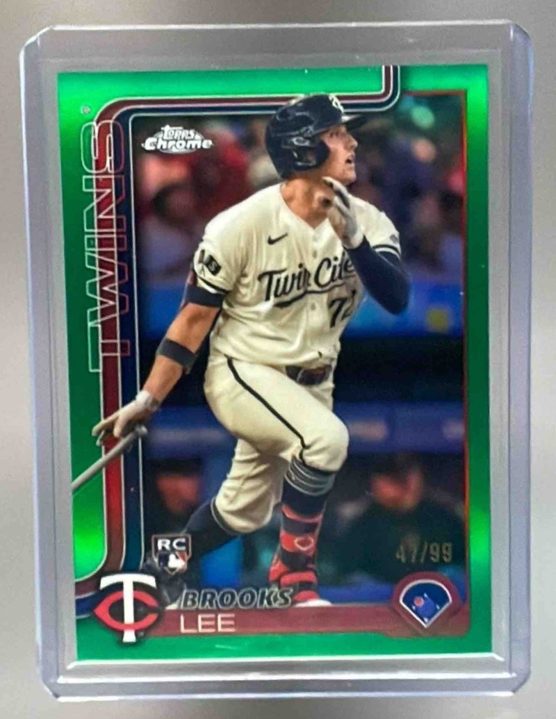BROOKS LEE Green Refractor /99 RC 2025 Topps Baseball Chrome #234 Twins