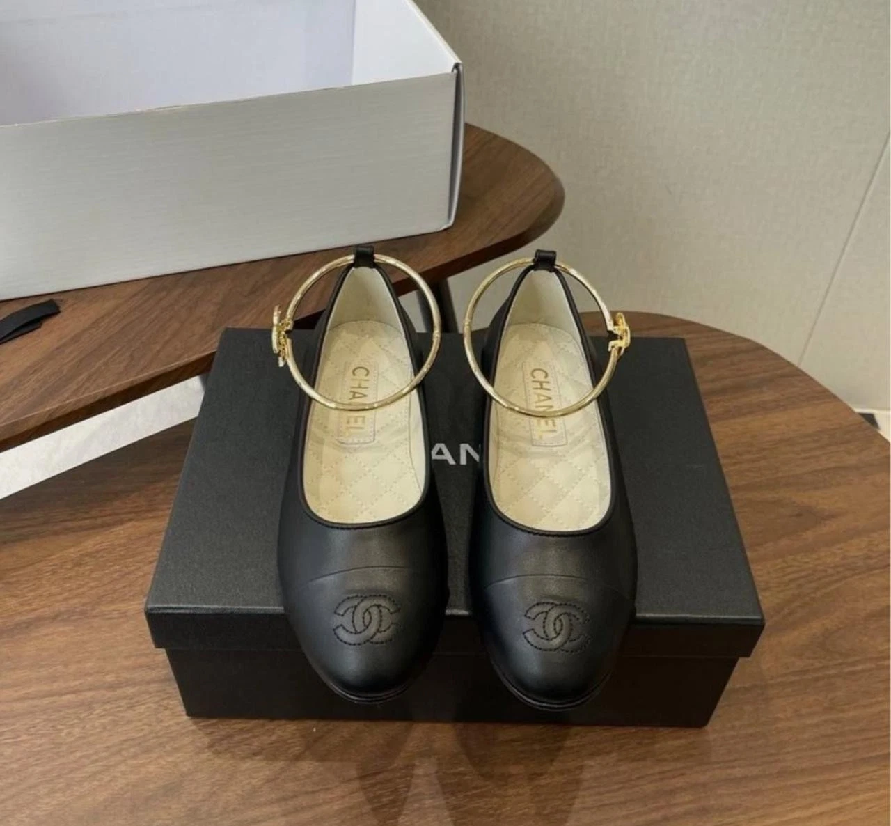 Chanel — Chanel Women's Black Fashion Leather Ballet Flats with Gold Strap EU-37 US-7 UK4
