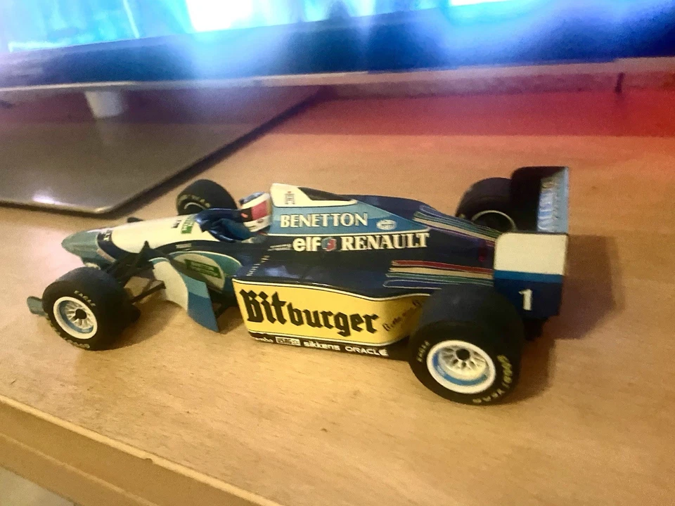 Renault Benetton B195 Sieger Formel 1 Europa GP 1995 Schumacher Modellauto 1:18 - Bild 3 von 3