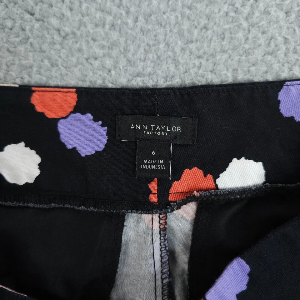 Ann Taylor Shorts Womens 6 Black Purple Splatter Dot Chino Flat Front Stretch 6" - Image 3 of 4