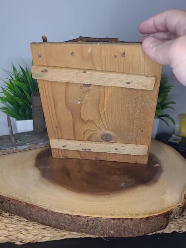 Primitive Antique Handmade Folk Art Wooden BARN With Feeder See Damage M101 - Picture 7 of 19