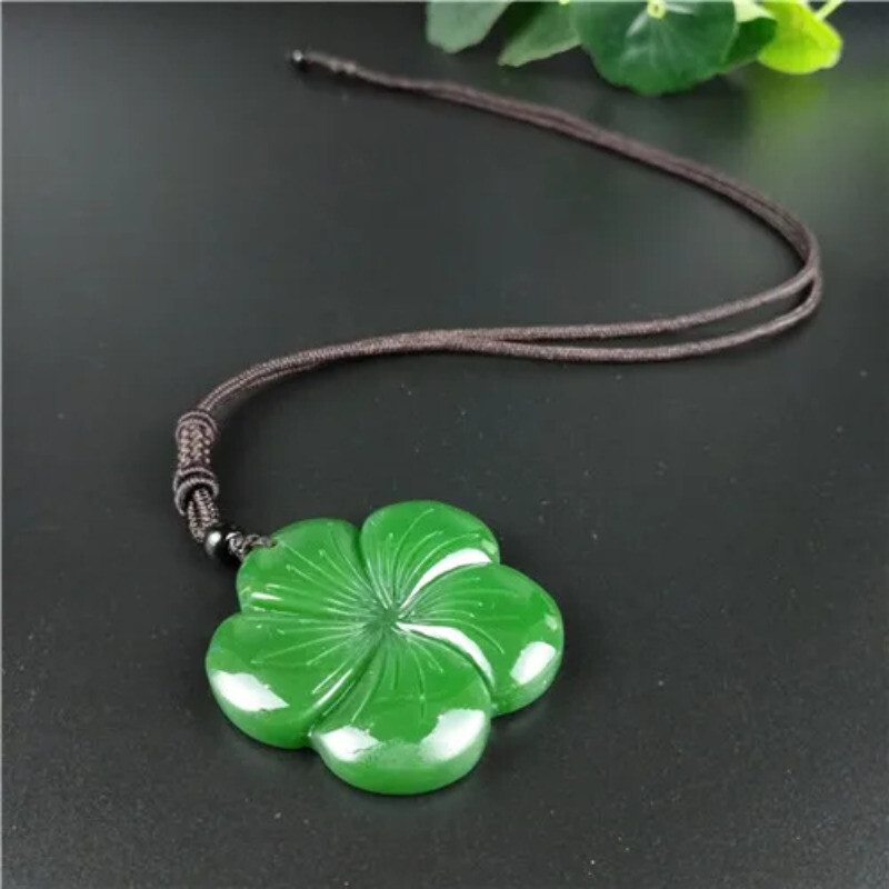 1.77 Inch Natural Green Chinese Jade Clover Pendant Necklace Jewelry