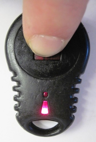 IDENTITY keyless remote alarm security alert anti-theft device control clicker - Photo 3/3