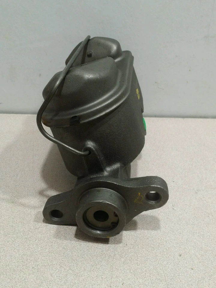 Cilindro maestro Cardone 10-2008 para Ford E-250 Econoline Club Wagon 84-86, E-350 Foto 3 de 4