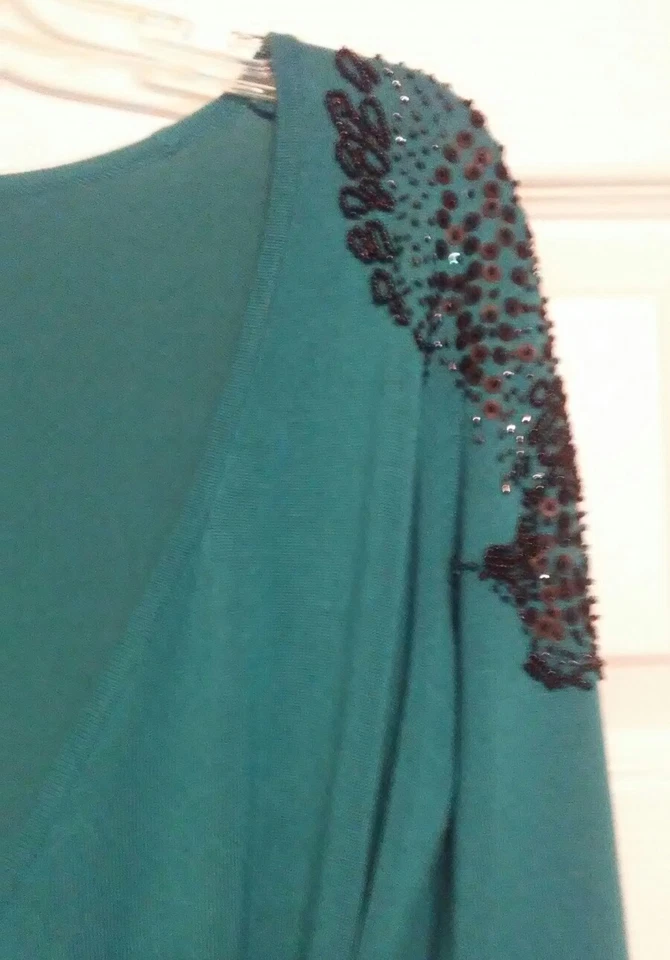 Suéter largo SL con cuentas verde azulado para mujer ATENCIÓN hombro cruzado frente talla M Foto 3 de 4