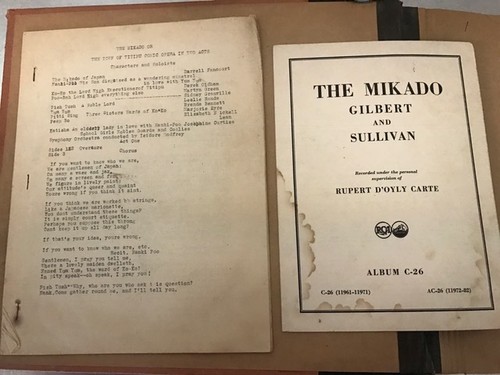 Gilbert and Sullivan THE MIKADO Set of 11 Victor Records **2 Broken** - Picture 4 of 7