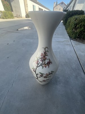 Zhonghua Taoci (China Ceramics Co.) Vase