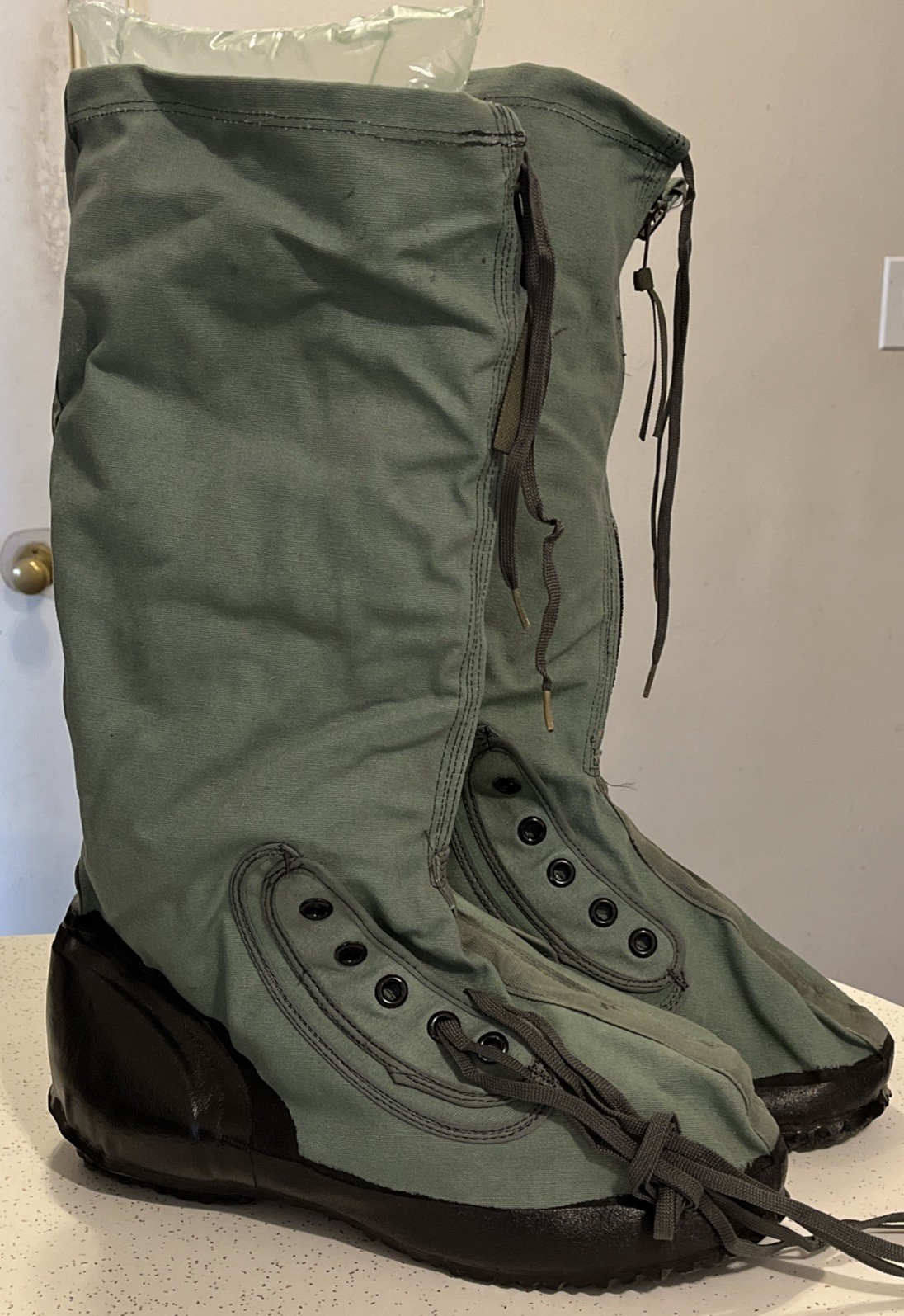 Picture 1 of 4