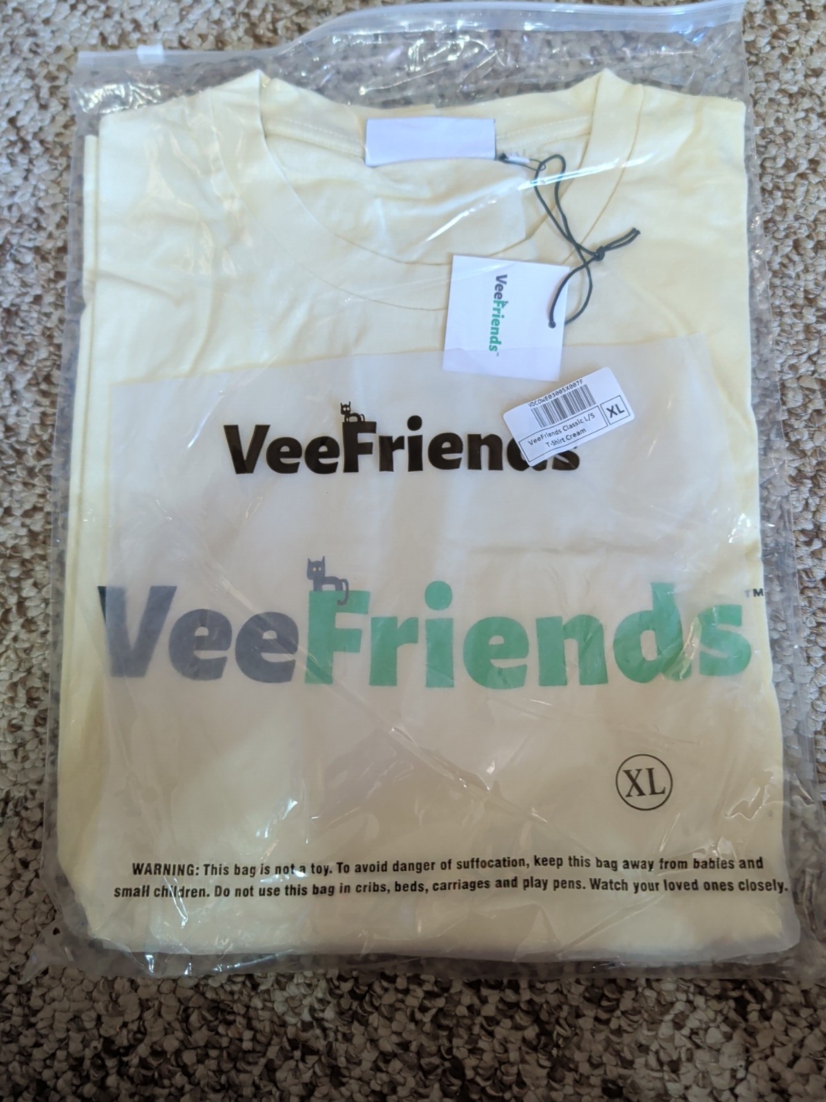 VeeFriends Black Cat T-shirt Old logo Size XL Limited Sold Out CREAM