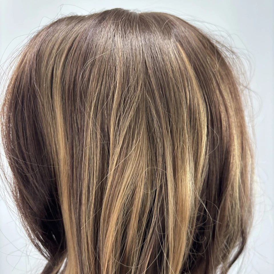 Peluca Chelsea Smith Coronas Eva Luxe Cálida Morena Larga Bob Balayage Foto 4 de 4