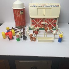 VINTAGE 1967 FISHER PRICE LITTLE PEOPLE PLAY FAMILY FARM 915 BARN SILO ORIGINAL