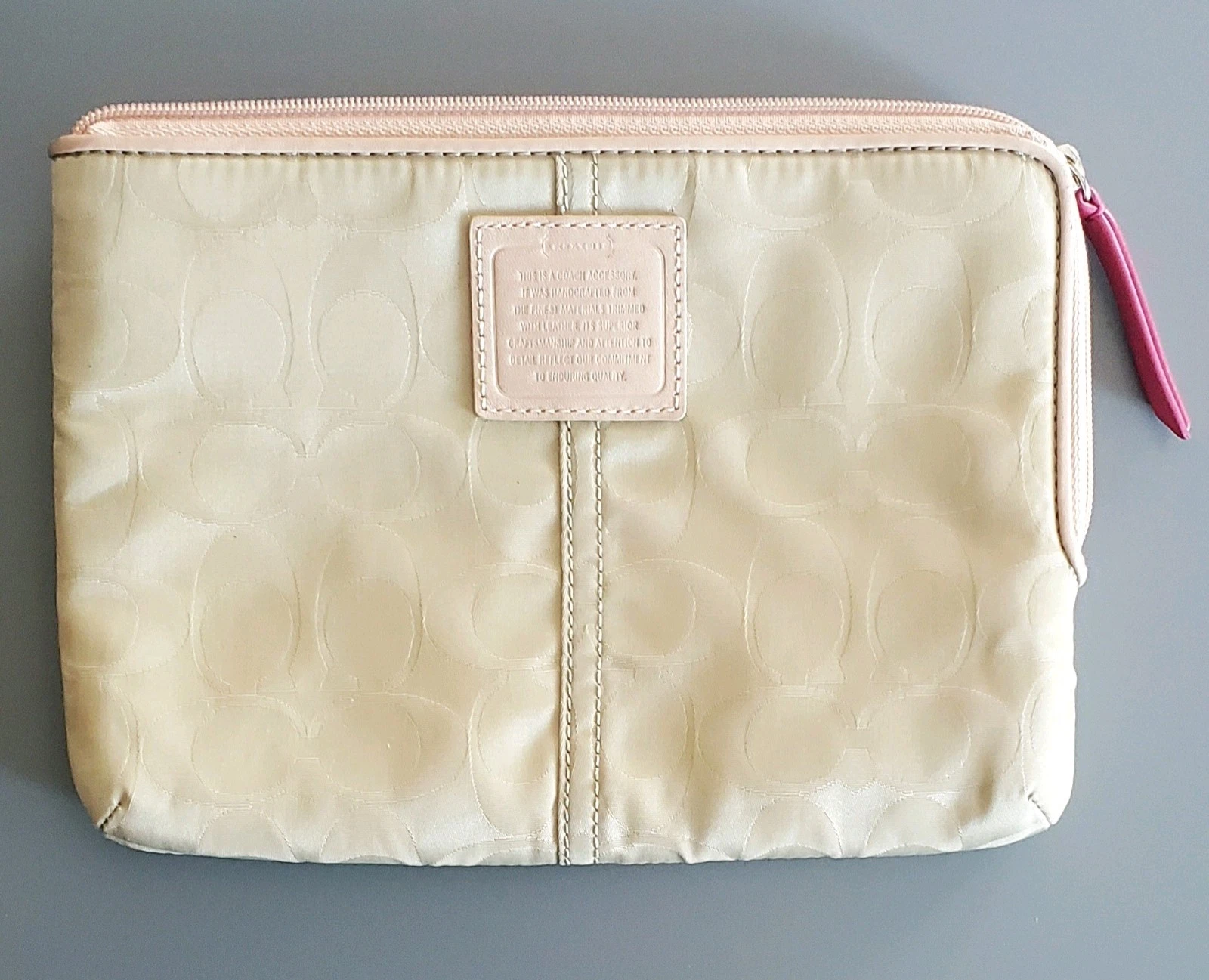 Borsa cosmetica COACH Signature C logo nylon marrone e rosa. Così com'è.