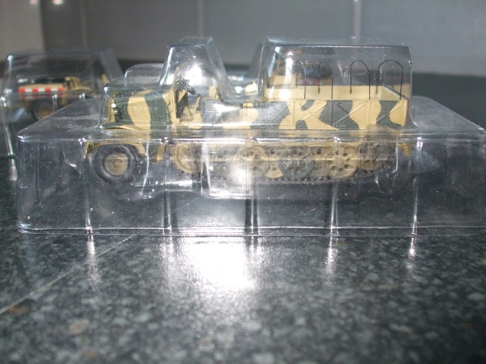 SPECIAL EDITION OF FAMO(SD.KFZ.9)+TANK TRAILER - Image 3 of 4