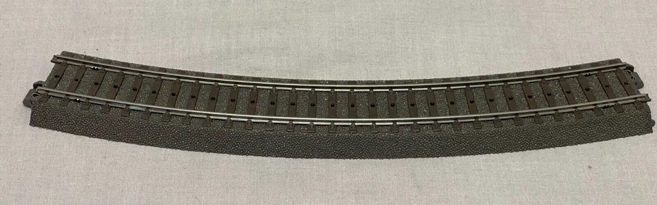 Märklin HO Scale 24230 C Track Curved R2 437.5 mm / 30° - 1 Piece - Image 4 of 4
