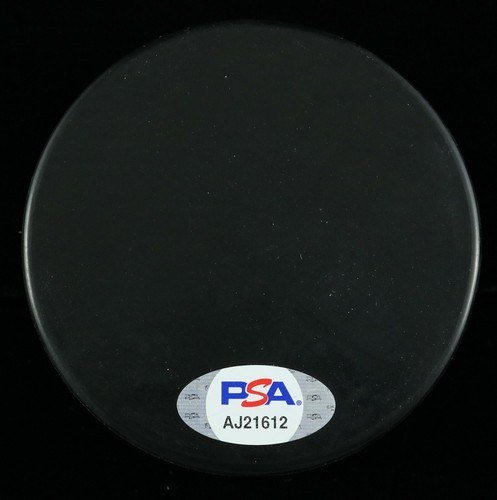 Bobby Baun Toronto Maple Leafs - Hockey Puck - PSA/DNA Authentic Autograph - Picture 2 of 3