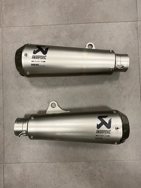 Abokado 96481392B - Akrapovic RACING SLIP-ON SILENCERS PANIGALE V4