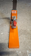 BOLTA Scheuerleistenstanze mechanische Stanzpresse manuell langer Hebel
