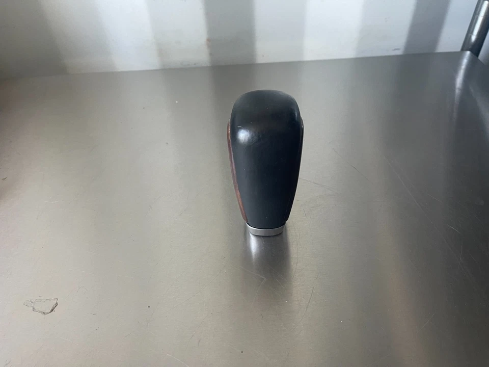 2007-2012 VOLVO S60 S80 XC70 BLACK LEATHER AND WOOD SHIFT KNOB VOLVO 30756901 - Image 4 of 4
