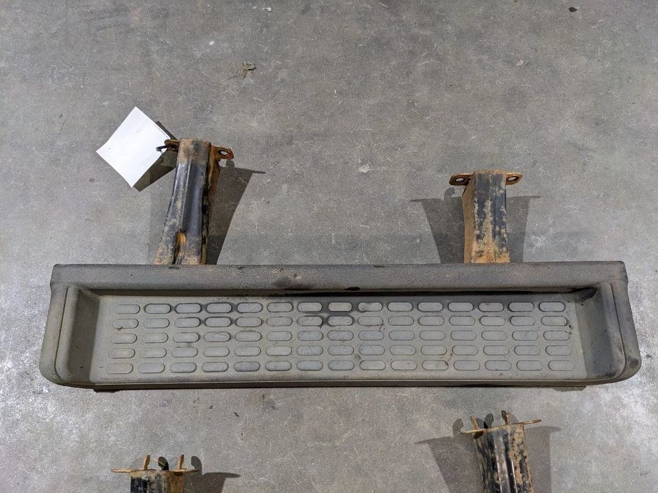 Factory Side Step Running Boards for 1997-2000 Jeep Wrangler Pair 1174060 - Image 2 of 4