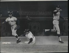 1970 Press Photo Brewer Baseball Team Member Danny Walton Forced At Second Base
