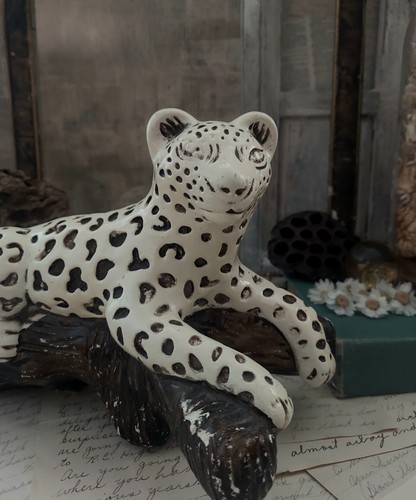 Vintage Large Chalkware Cheetah Ivory Cream Leopard Jungle Cat Resting