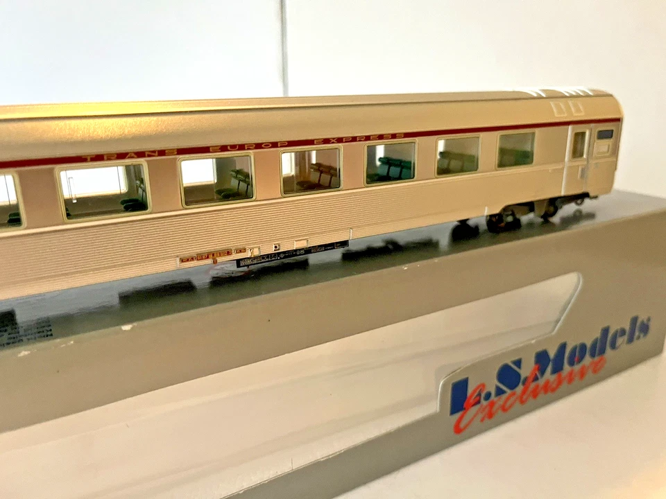 LS MODELS HO VOITURE VOYAGEURS MISTRAL 69 A8u INOX TEE SNCF REF 41002-1 NEUF - Photo 4/4