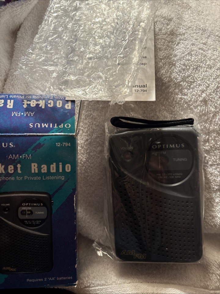 Optimus AM/FM Pocket Radio with Earphone for Private Listening | eBay