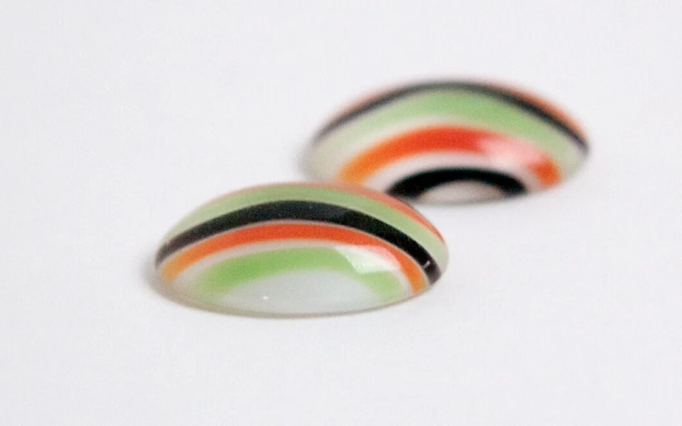 Cabujones de vidrio vintage blanco con rayas verdes naranjas negras 18x13 mm cabina184 Foto 2 de 2