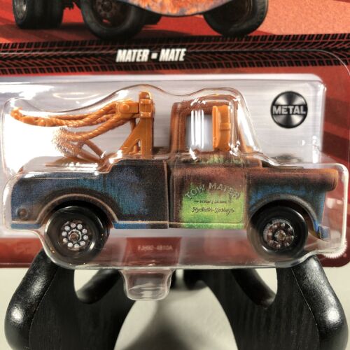 2022 Disney Pixar Cars TRAINO MATER Larry The Cable Guy metallo pressofuso scala 1:55 NUOVO - Foto 3 di 8