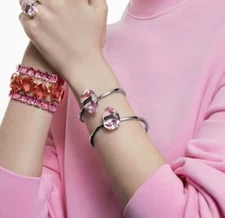 SIGNED SWAROVSKI LUCENT PINK BIG PEAR FACETED CRYSTAL MAGNETIC BANGLE BRACELET S