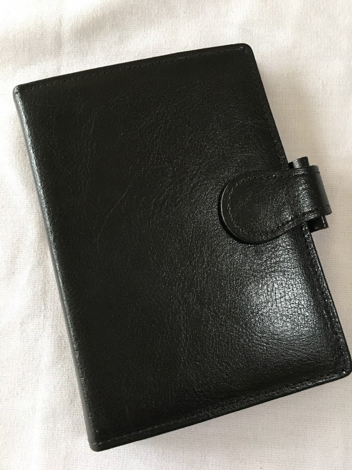 LONDON ORGANISER COMPANYBLACK SMOOTH LEATHERFILOFAX POCKET SIZE RINGS