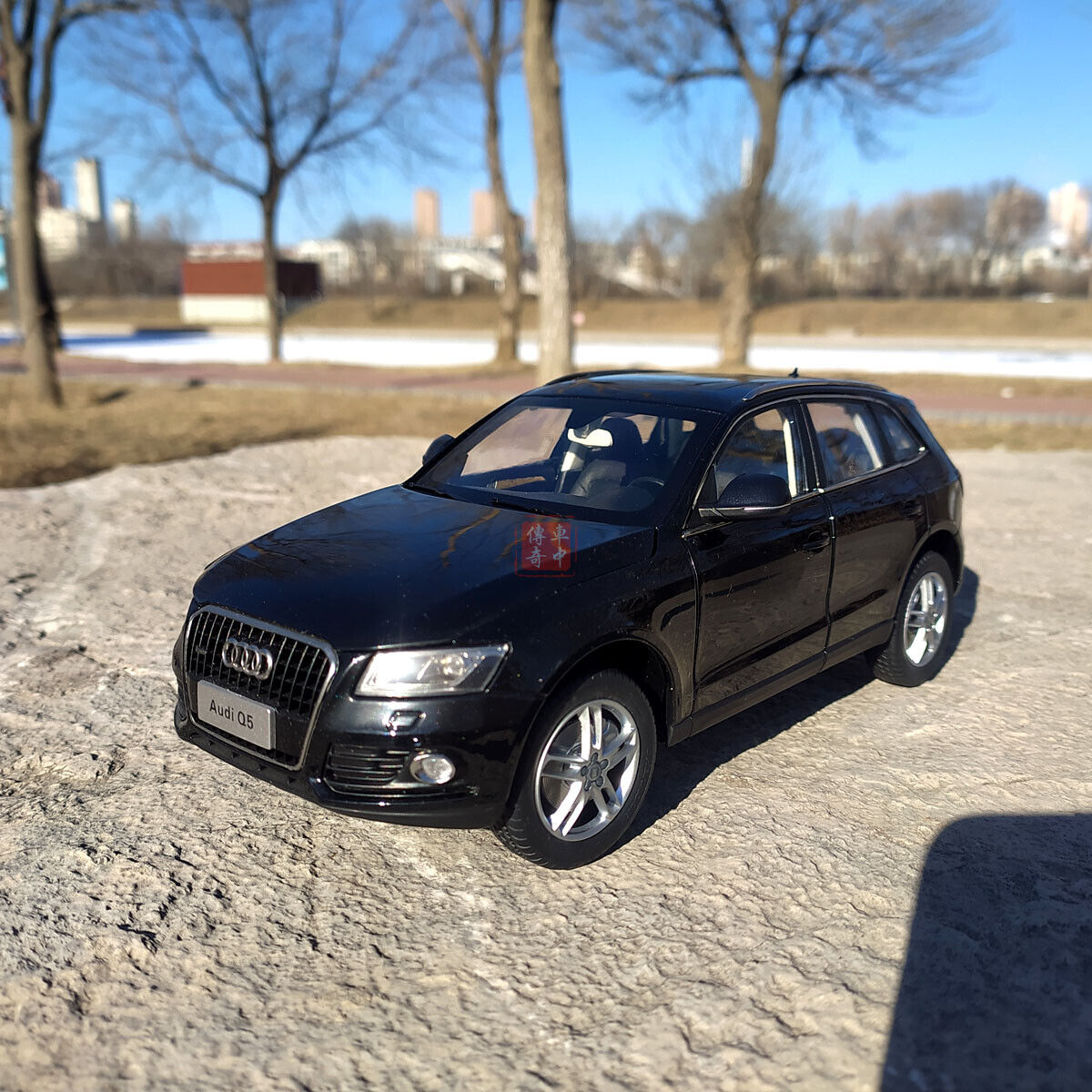 601-009 アウディ 1/18 AUDI Q5 ブラック 1/18 Kyosho Audi Q5 (Black) 1st Generation (Typ 8R; 2008
