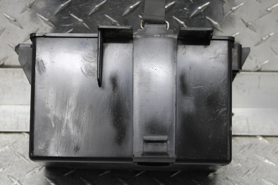 2003 YAMAHA ROAD STAR АККУМУЛЯТОР ЛОТОК КОРОБКА ДЕРЖАТЕЛЬ - Изображение 2 из 4