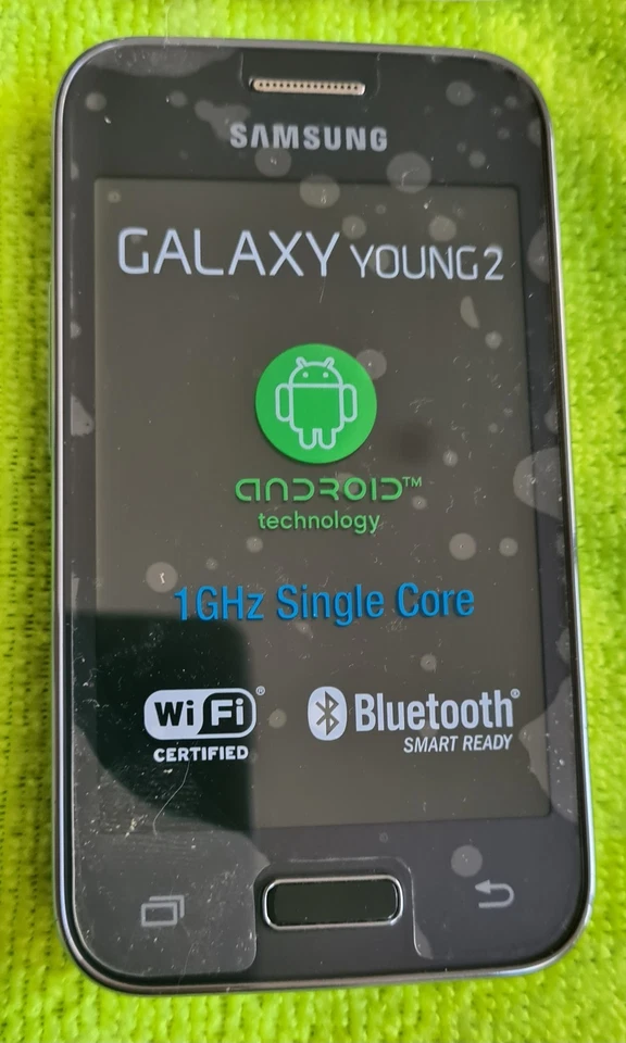 Samsung Galaxy Young GT-S6310N - 4GB - Deep Blue (Unlocked) Smartphone, photo 3 of 5