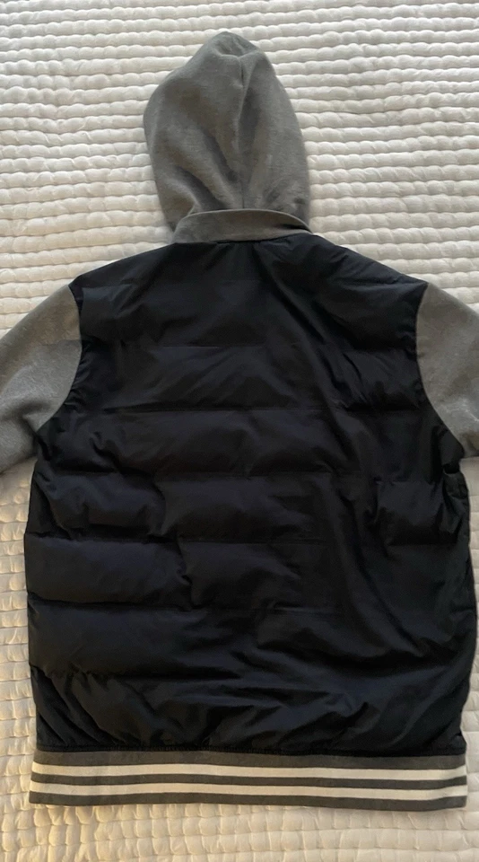 American Eagle Outfitters - Image 3 of 4