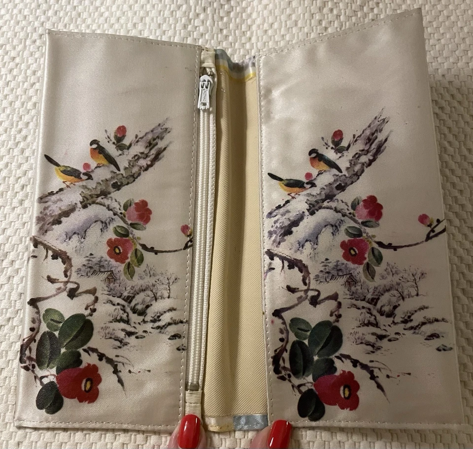 Vintage Japanese Printed Silk Fabric Wallet 1 Zipper Pocket 1 Open Pocket NEW - Image 3 of 3