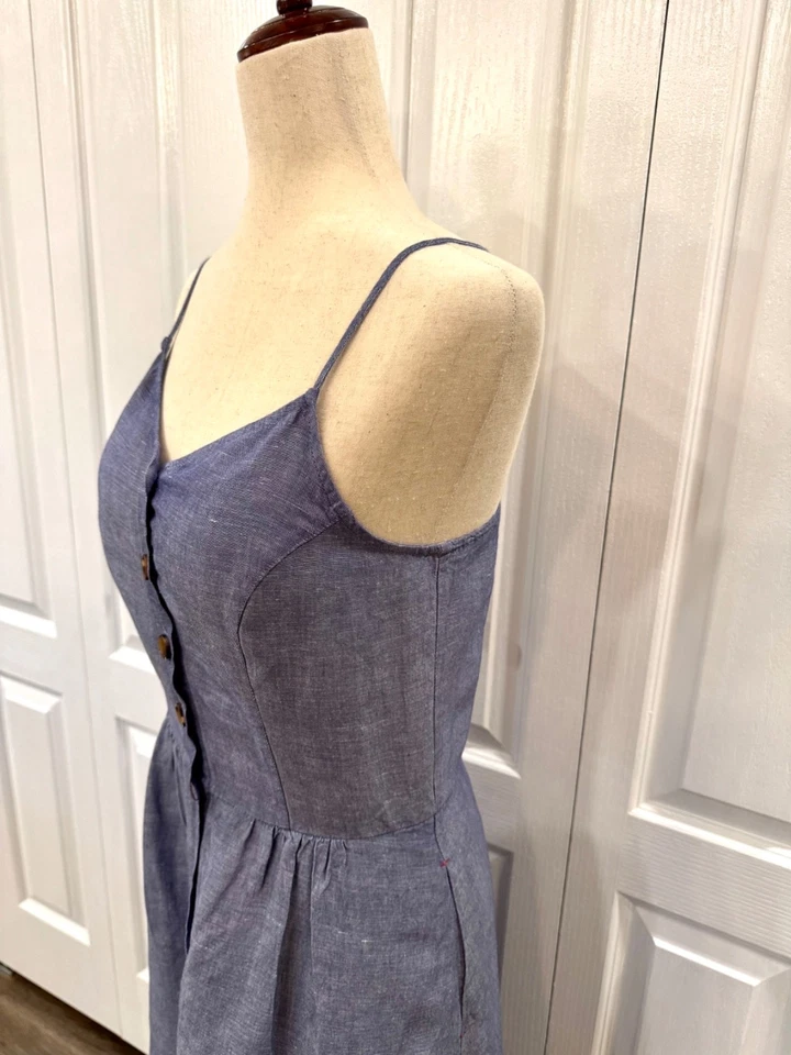 Vestido midi de lino talla 6, abotonado, color denim, correas ajustables, ajuste al acampanado Foto 4 de 4