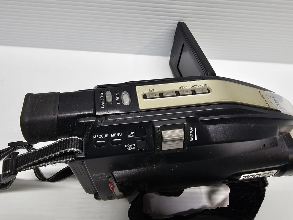 Quasar VM-L153 Digital Zoom Camcorder 700x - Image 4 of 4