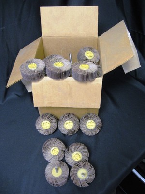 LOT OF 9 SAINT GOBAIN ABRASIVES MERIT 3 X 1 X 1/4 MM3010 FLAP WHEEL 80 GRIT