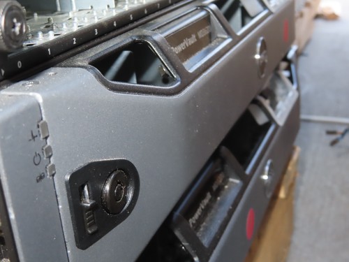 Dell PowerVault MD1220 0R684K 0NFCG1 03DJRJ TESTÉ