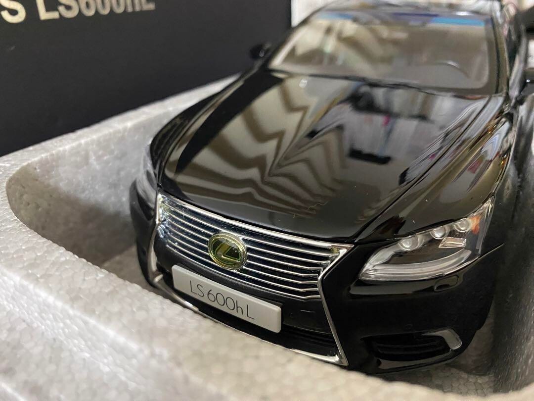 AUTOart Signature 1/18 LEXUS LS600hL Black with serial