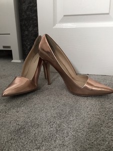 gold heels size 4