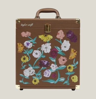 Taylor Swift Acoustic Piano Vinyl Case Holiday Collection Surprise