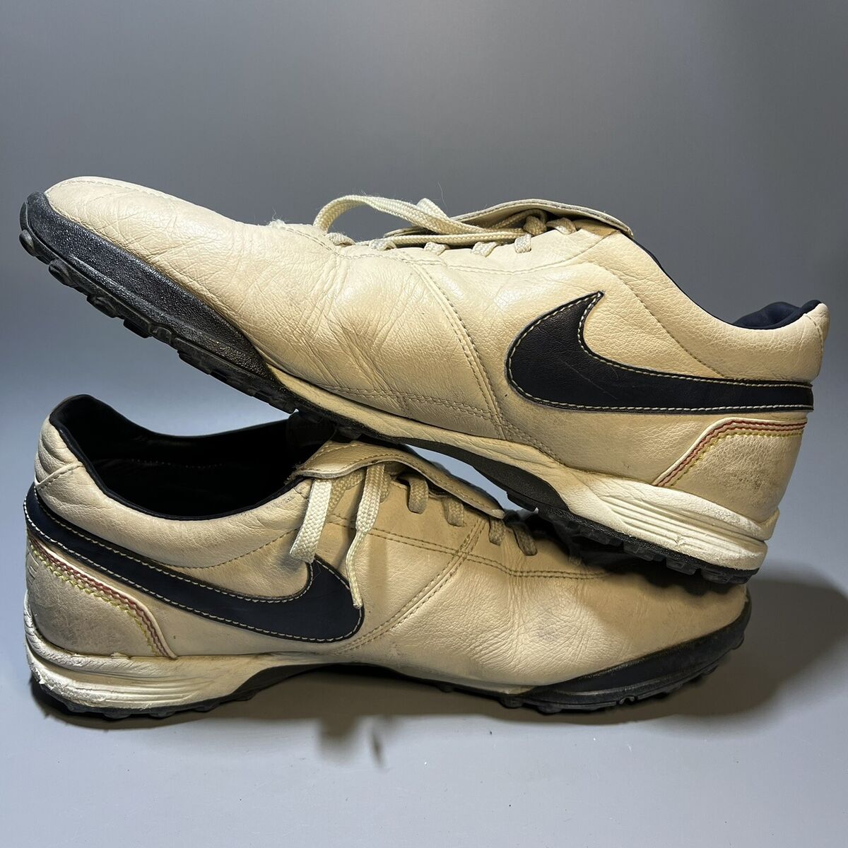 Nike Tiempo Guri Ronaldinho R10 TF Whote cleats mens US 9.5 Nike Tiempo Guri Ronaldinho R10 TF Whote cleats mens US 9.5