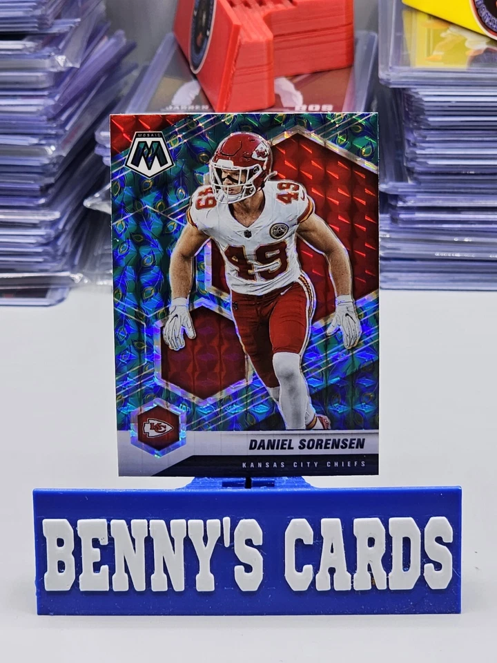 2021 Panini Mosaic Football Mosaic Peacock Prizm SSP Daniel Sorensen - Image 2 of 4