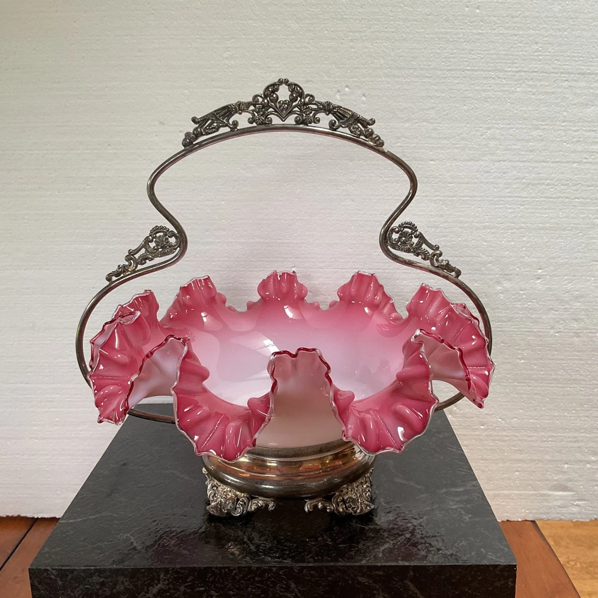 英国製ウランガラスのブライダル・バスケット Glass Brides Bowl In Antique Us Silver-Plated Baskets for sale | eBay